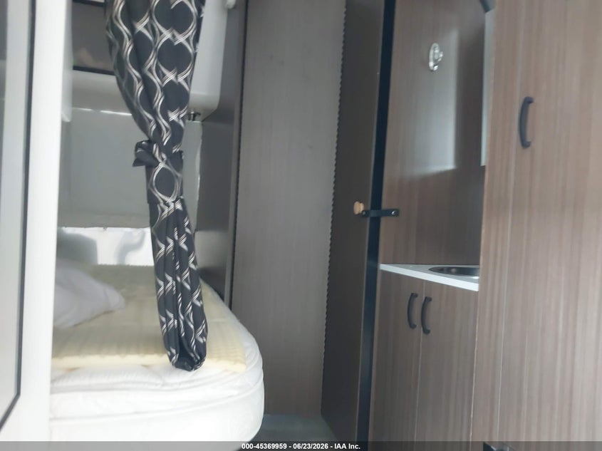 2020 AIRSTREAM 19CB auction photo 8