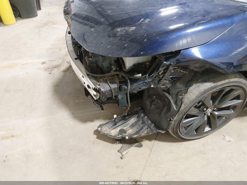 2025 TOYOTA COROLLA auction photo 6