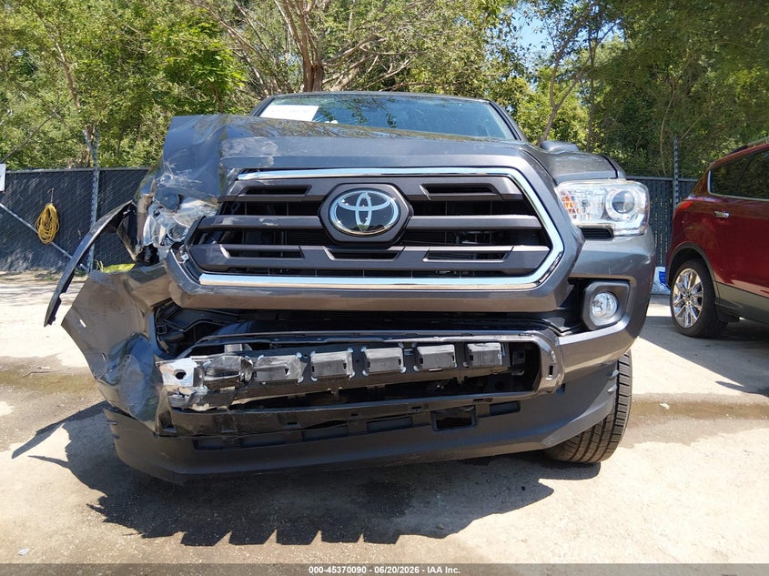 2019 TOYOTA TACOMA auction photo 6