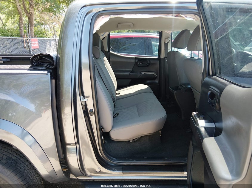 2019 TOYOTA TACOMA auction photo 8