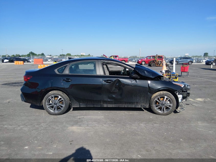 2024 Kia Forte Lxs VIN: 3KPF24AD5RE733792 Lot: 45370169