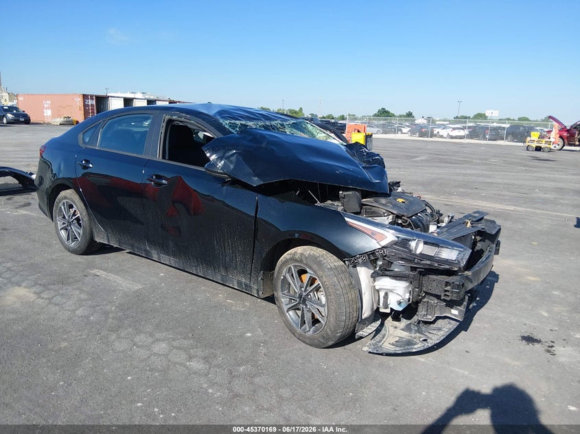 Vin: 3kpf24ad5re733792, lot: 45868155, kia forte lxs 2024 img_1