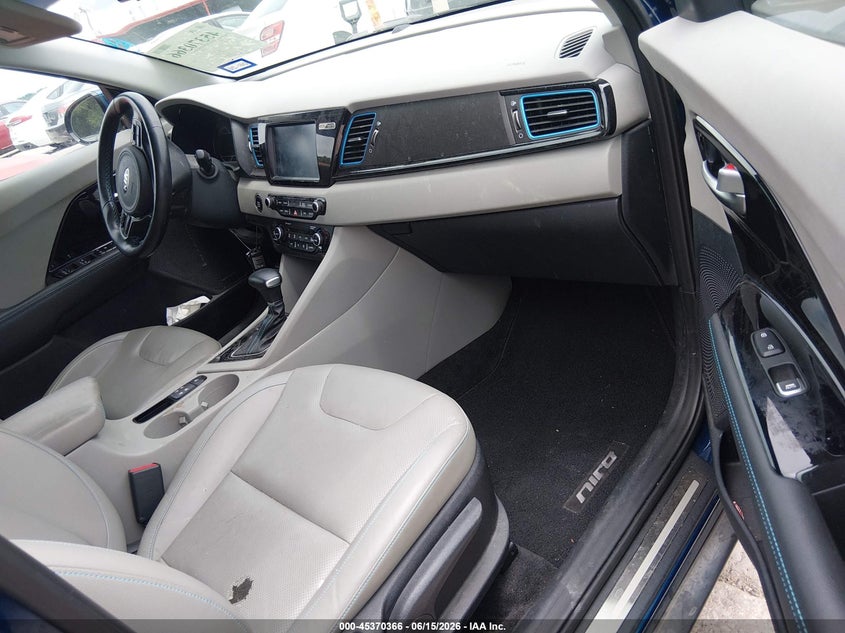 VIN KNDCE3LC0H5067525 2017 KIA NIRO TOURING
