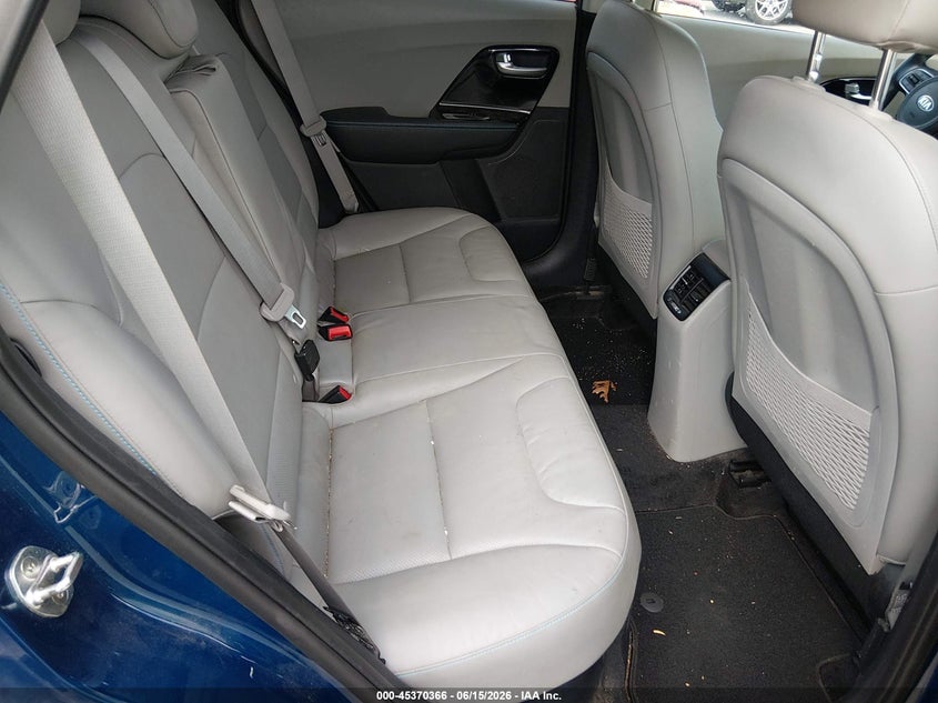 VIN KNDCE3LC0H5067525 2017 KIA NIRO TOURING