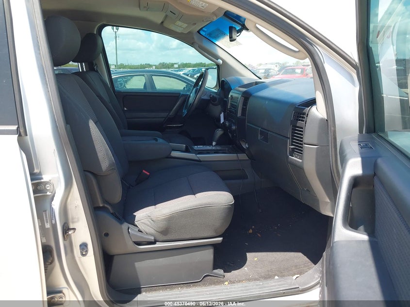 2011 NISSAN TITAN auction photo 5