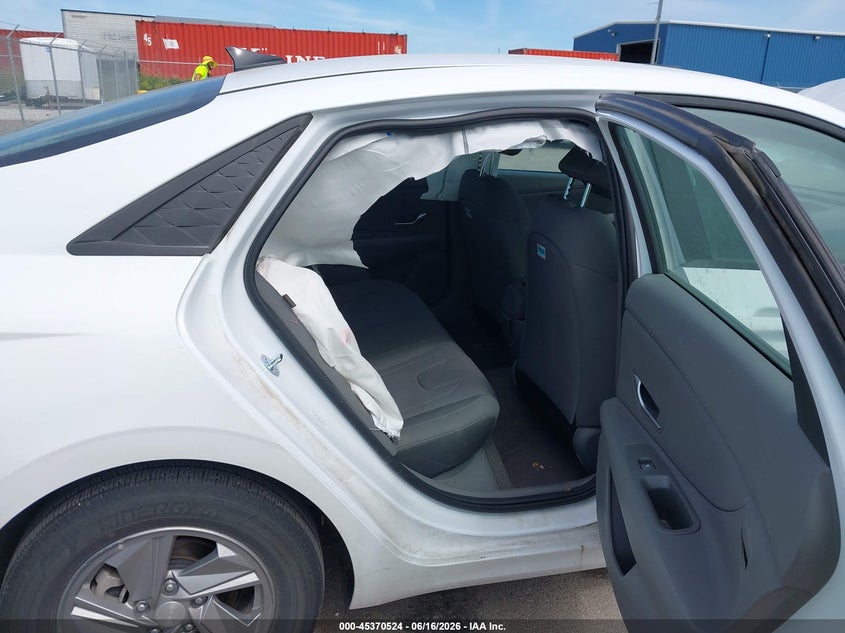 VIN KMHLL4DG6SU085744 2025 HYUNDAI ELANTRA SE