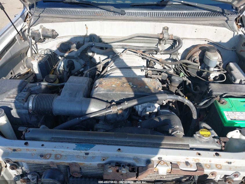2002 Toyota Sequoia Sr5 V8 VIN: 5TDZT34A62S133798 Lot: 45370533