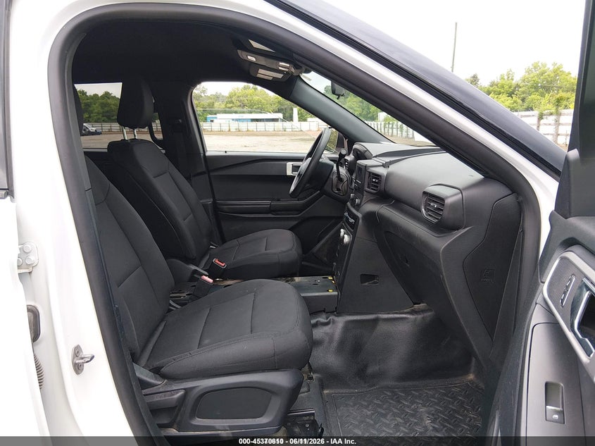 2020 FORD POLICE INTERCEPTOR UTILITY auction photo 5
