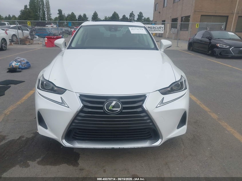 2017 LEXUS IS 200T · Фото 12