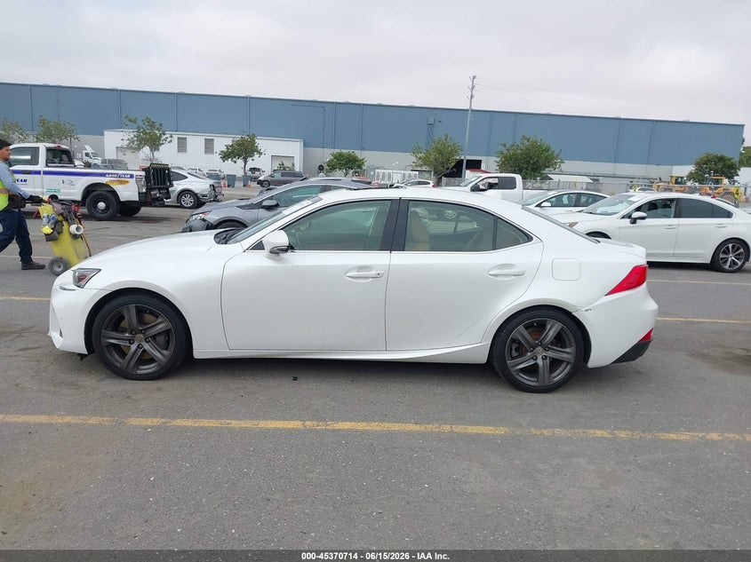 2017 LEXUS IS 200T · Фото 14