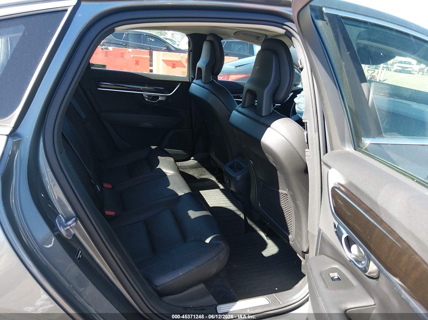 2017 Volvo S90 T6 Momentum VIN: YV1A22MK2H1010390 Lot: 45371248