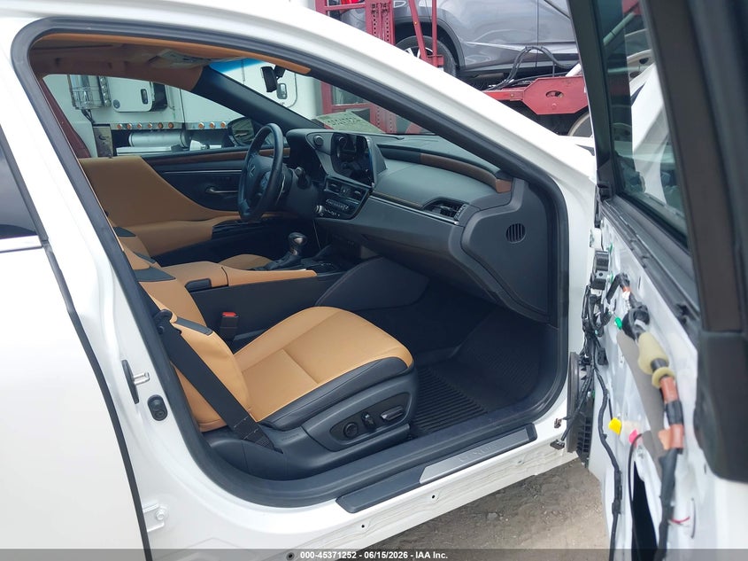 2025 LEXUS ES SEDAN 3.5L V-6 DI, DOHC, VVT, 302HP