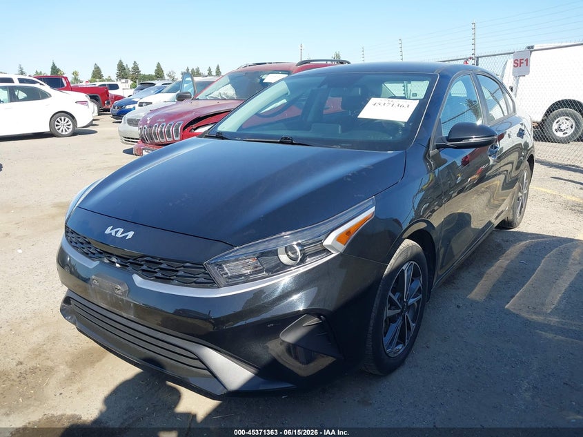 VIN 3KPF24AD2PE616684 2023 KIA FORTE LXS