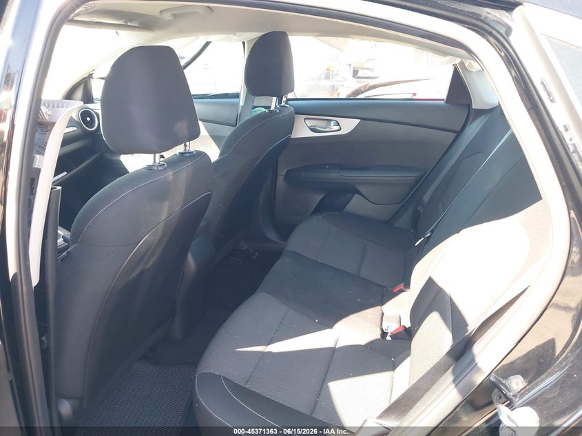 VIN 3KPF24AD2PE616684 2023 KIA FORTE LXS