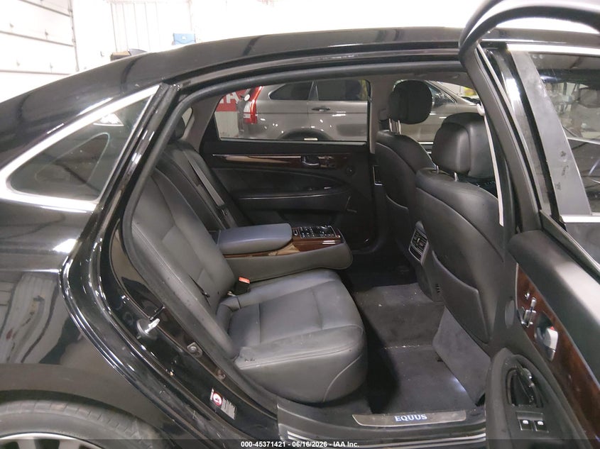 2015 HYUNDAI EQUUS auction photo 8