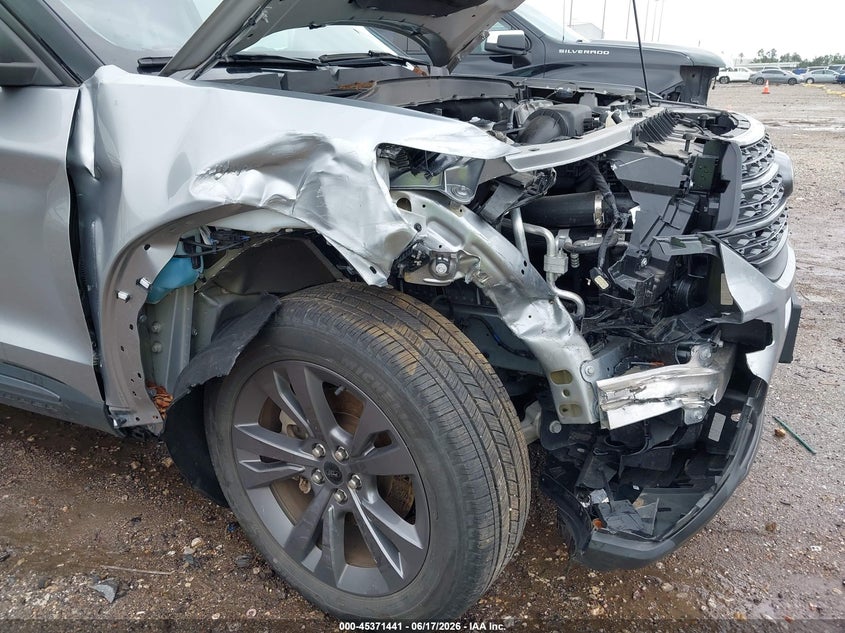 2024 FORD EXPLORER auction photo 6