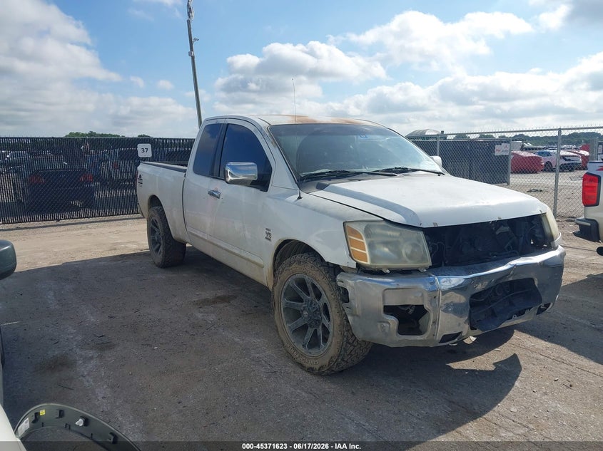 2004 NISSAN TITAN SE