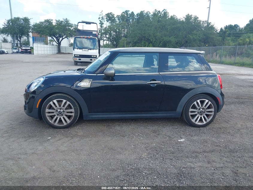 2017 Mini Hardtop Cooper S VIN: WMWXP7C34H3B94549 Lot: 45371821