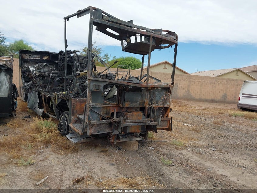 2004 FREIGHTLINER CHASSIS auction photo 1