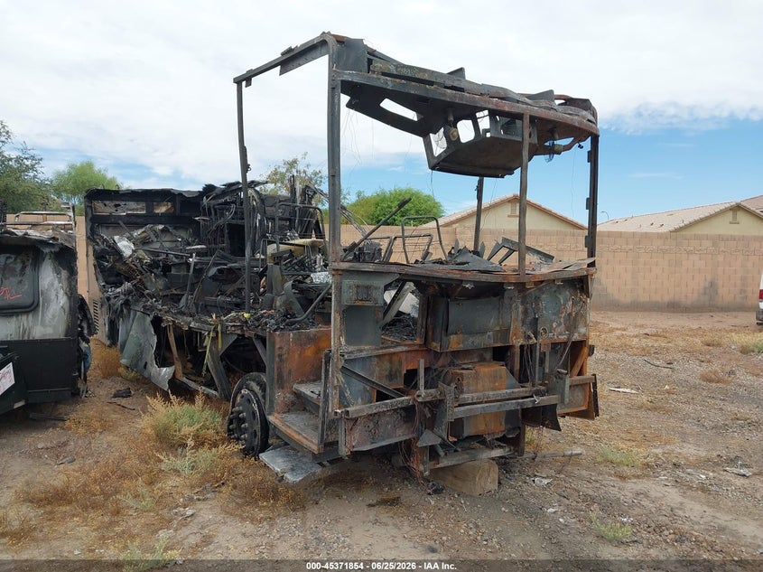 2004 FREIGHTLINER CHASSIS auction photo 6