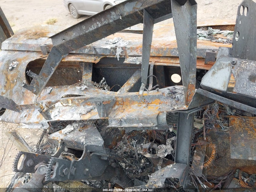 2004 FREIGHTLINER CHASSIS auction photo 7