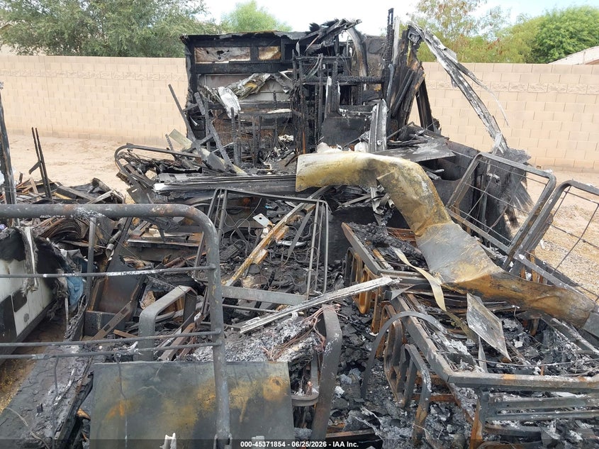 2004 FREIGHTLINER CHASSIS auction photo 8