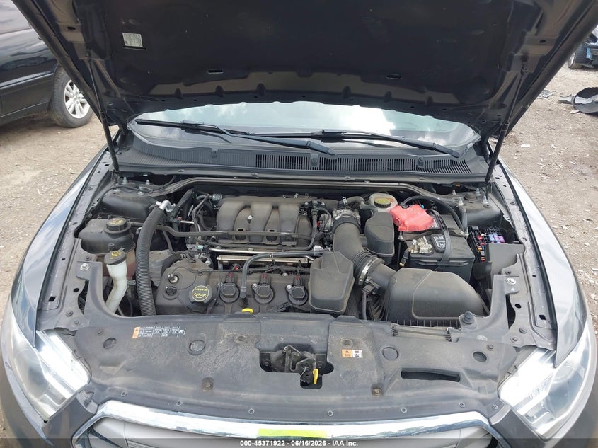 FORD TAURUS 2015 VIN 1FAHP2H81FG174010