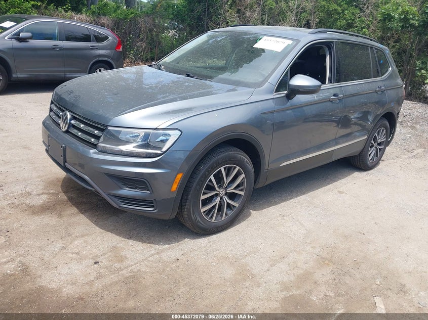 2020 VOLKSWAGEN TIGUAN auction photo 2