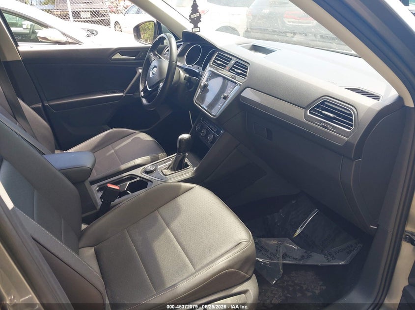 2020 VOLKSWAGEN TIGUAN auction photo 5