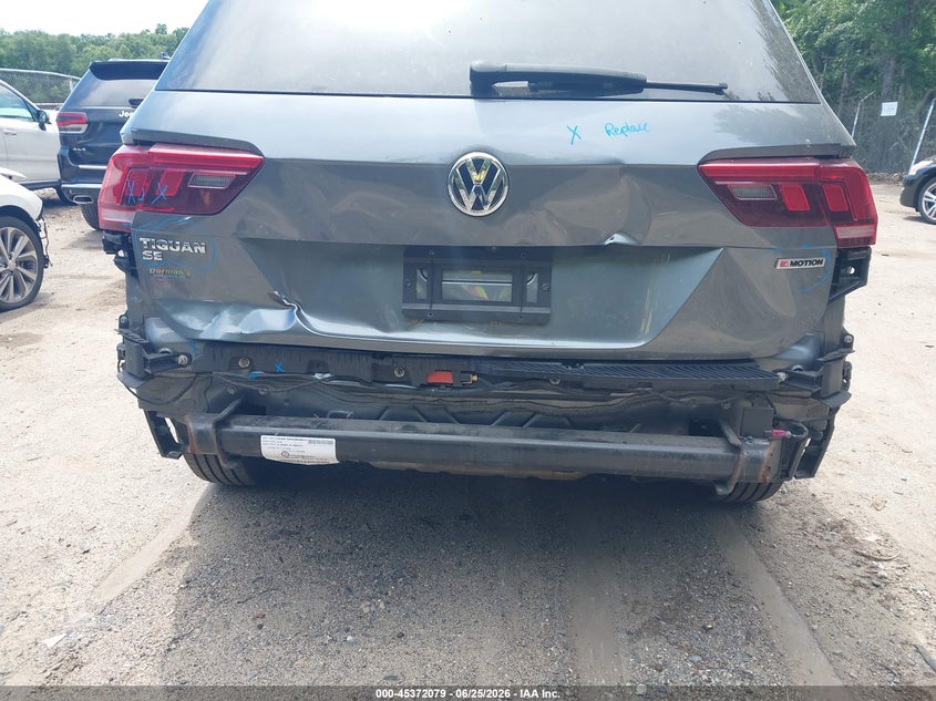 2020 VOLKSWAGEN TIGUAN auction photo 6