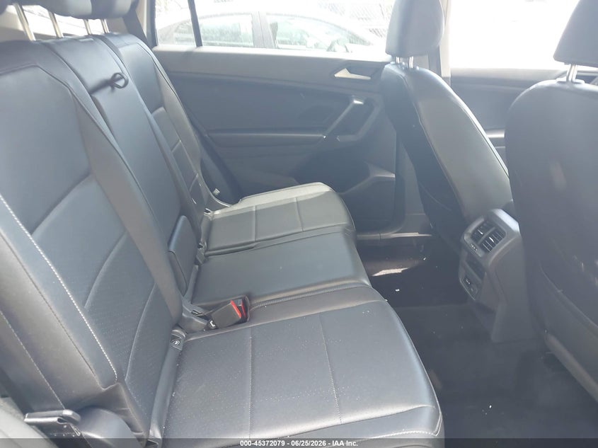 2020 VOLKSWAGEN TIGUAN auction photo 8