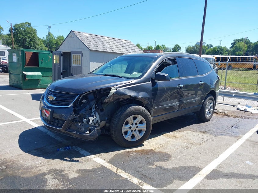 2015 CHEVROLET TRAVERSE auction photo 2