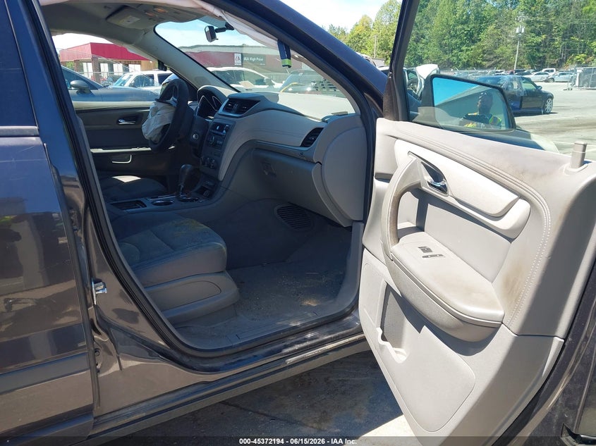 2015 CHEVROLET TRAVERSE auction photo 5