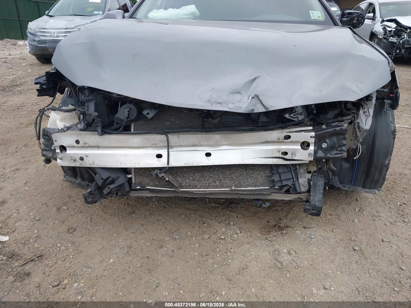 2020 TOYOTA CAMRY auction photo 6