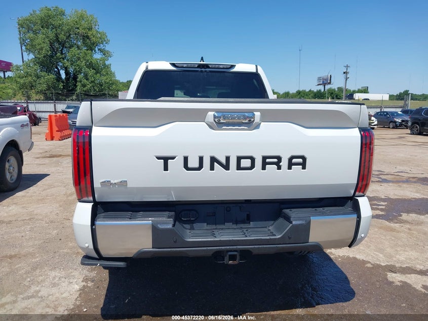 TOYOTA TUNDRA - zdjęcie 16