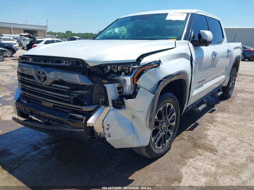 TOYOTA TUNDRA - zdjęcie 2