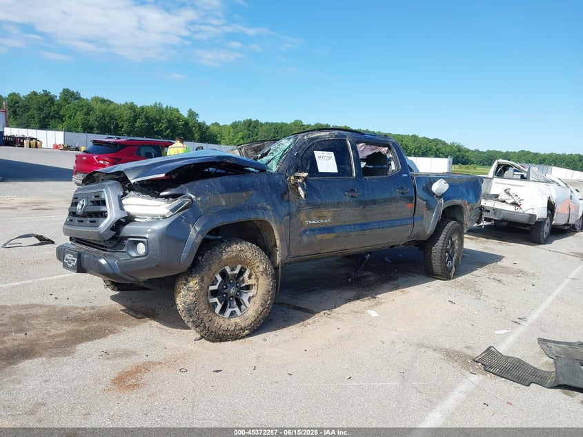2017 TOYOTA TACOMA auction photo 2