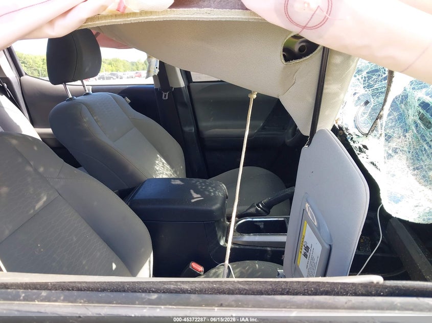 2017 TOYOTA TACOMA auction photo 5