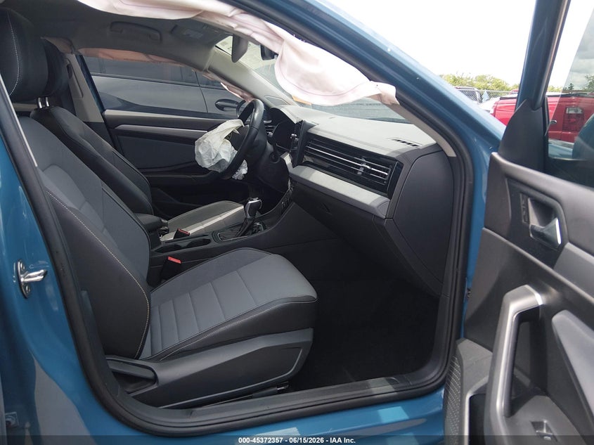 2025 VOLKSWAGEN JETTA auction photo 5