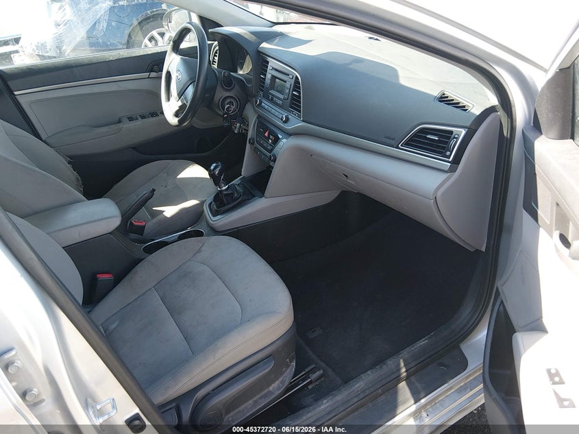 VIN 5NPD74LFXJH355508 2018 HYUNDAI ELANTRA SE