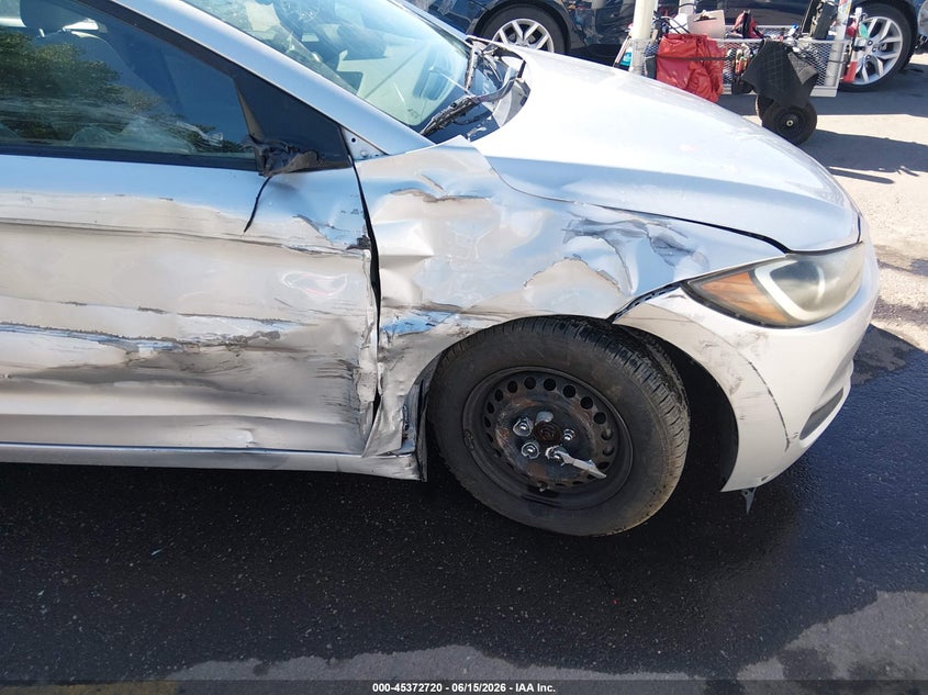 VIN 5NPD74LFXJH355508 2018 HYUNDAI ELANTRA SE