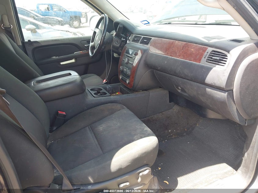 2011 CHEVROLET TAHOE auction photo 5