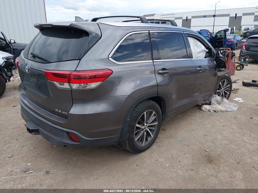 2018 TOYOTA HIGHLANDER auction photo 4