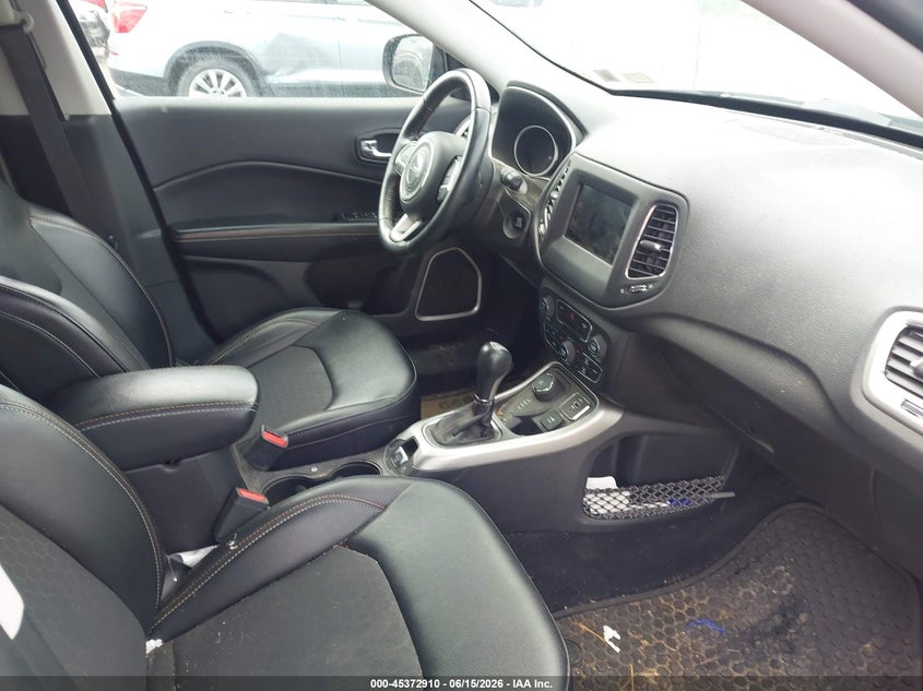 2019 JEEP COMPASS auction photo 5