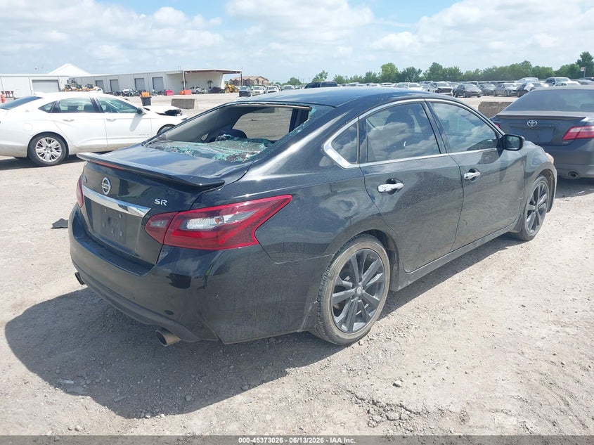 2017 NISSAN ALTIMA auction photo 4