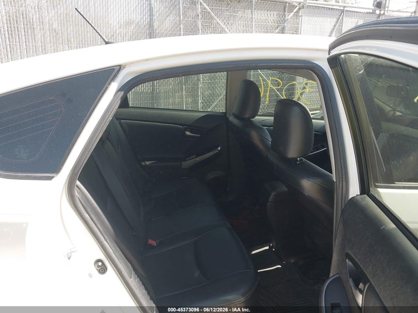 TOYOTA PRIUS - zdjęcie 8
