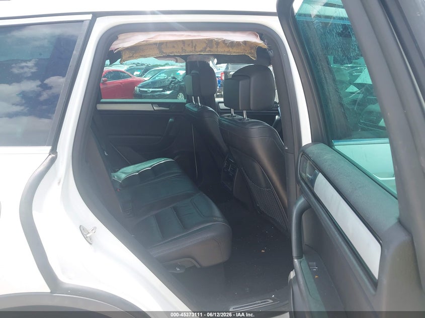 2014 Volkswagen Touareg Tdi R-Line VIN: WVGDP9BP2ED014134 Lot: 45373111