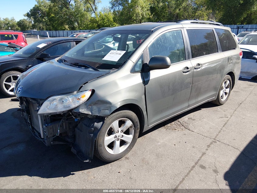 2012 Toyota Sienna Le V6 8 Passenger 5TDKK3DC9CS201549 photo 1