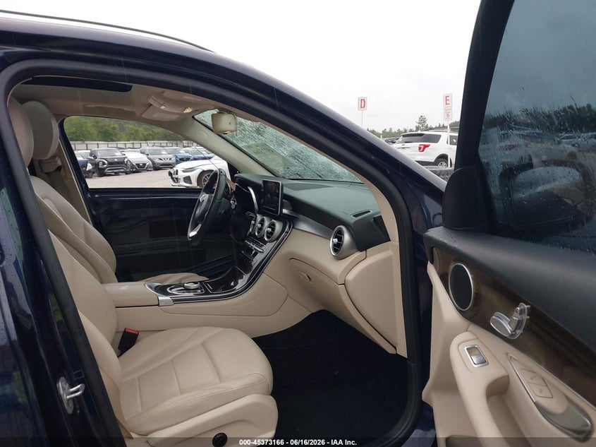 2017 MERCEDES-BENZ GLC 300 auction photo 5