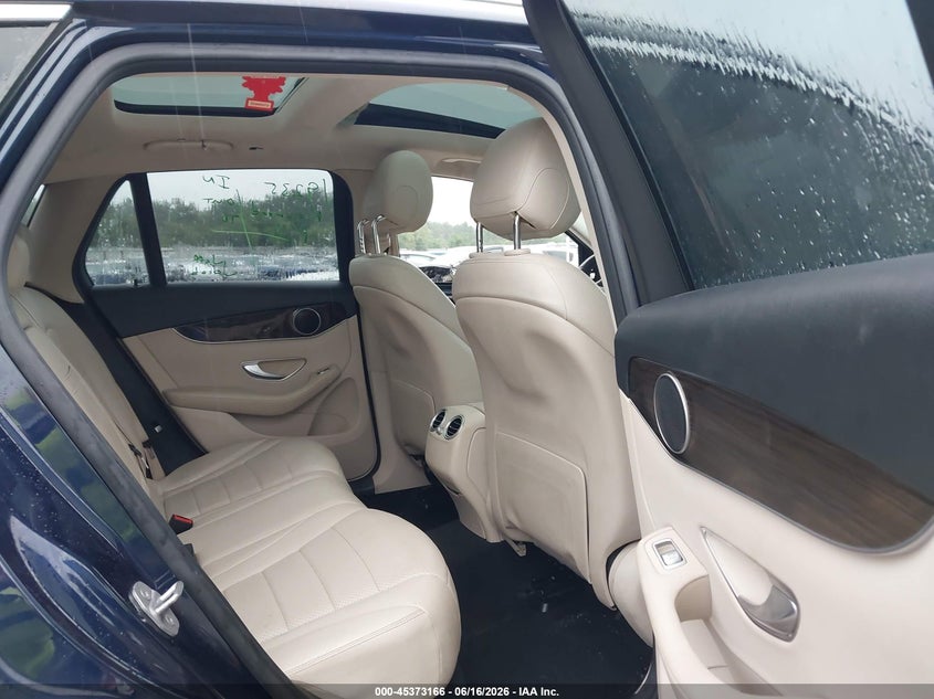 2017 MERCEDES-BENZ GLC 300 auction photo 8